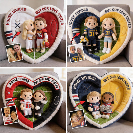 Football House Divided – Personalisiertes Fußballkissen aus Kunstfell