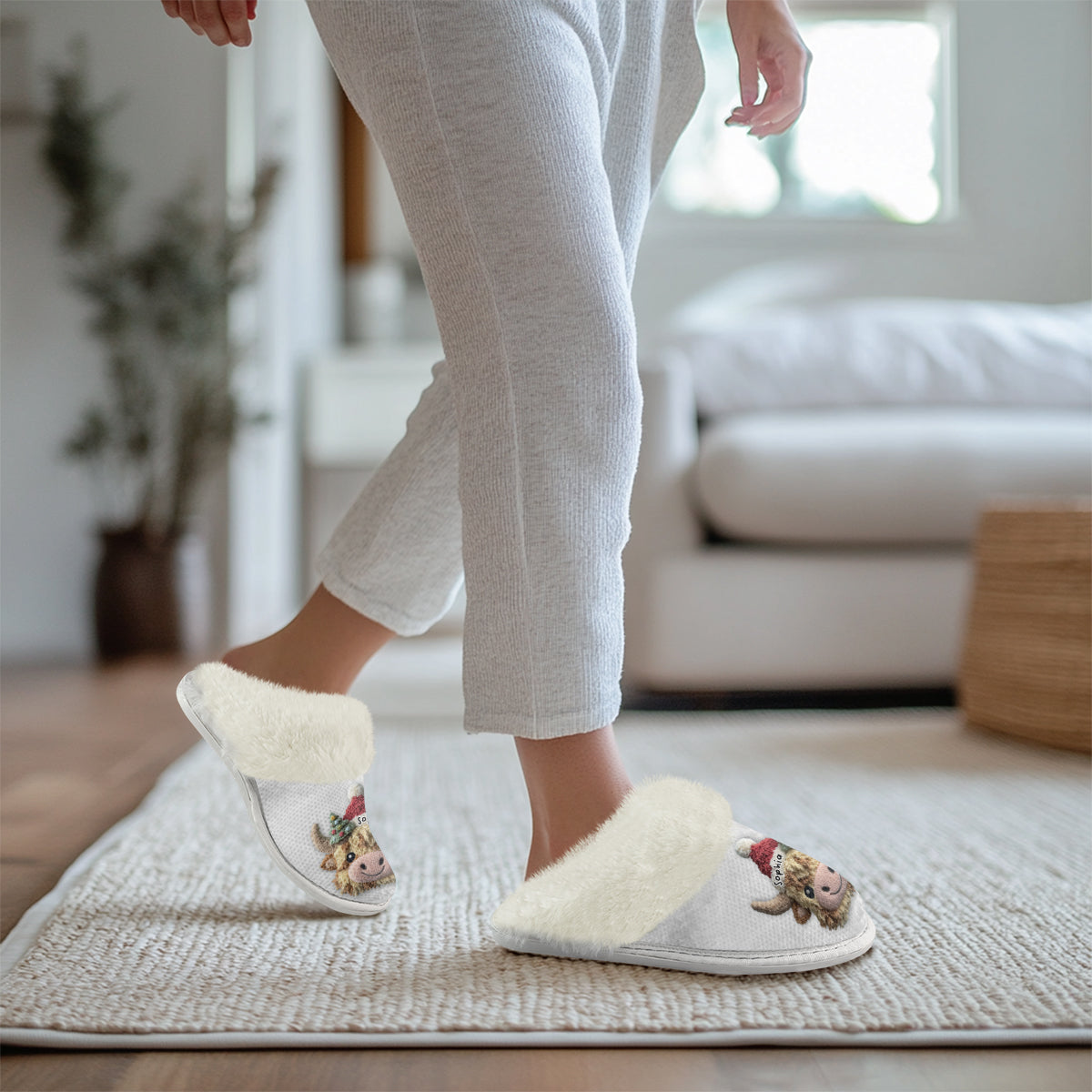 Niedliche Hochlandkuh - Personalisierte Hochlandkuh-Hausschuhe mit Fellfutter