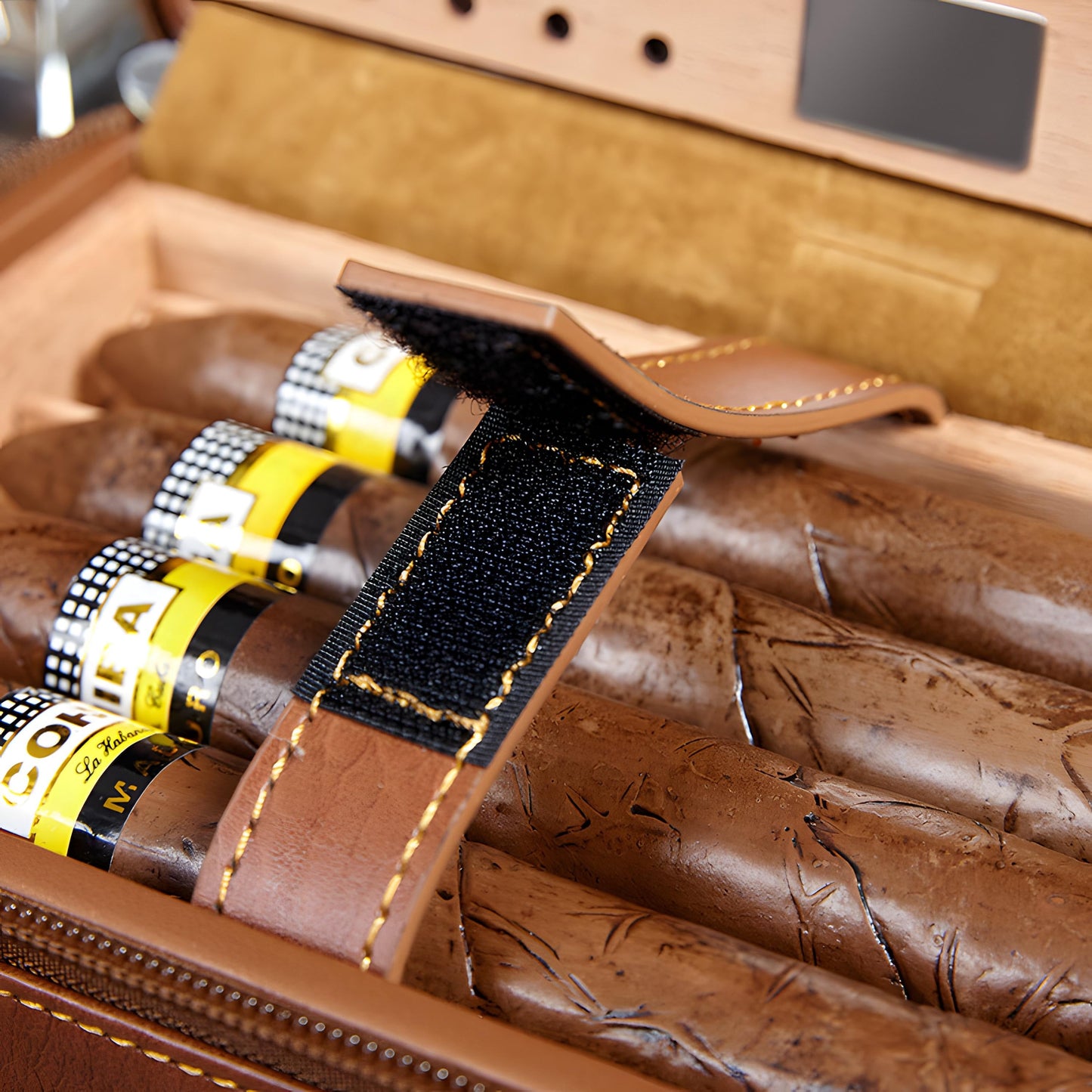 I Am US Veteran - Personalized Veteran Travel Cigar Humidor Case