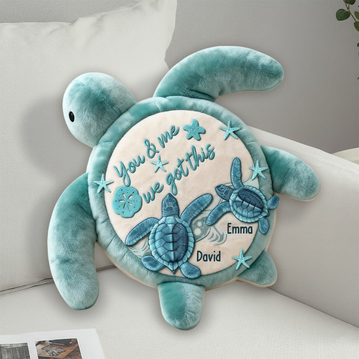 Toi et moi, on gère ! - Coussin personnalisé en fausse fourrure en forme de tortue