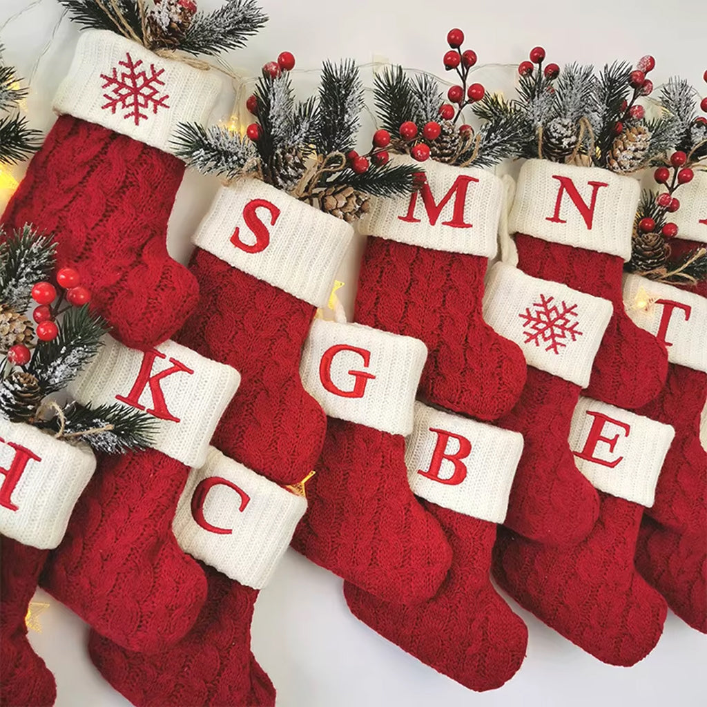 Ornement de chaussette tricotée alphabet de Noël