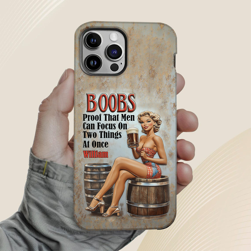 Der Beweis, dass Männer sich auf zwei Dinge gleichzeitig konzentrieren können – Personalisierte Handyhülle mit Biermotiv