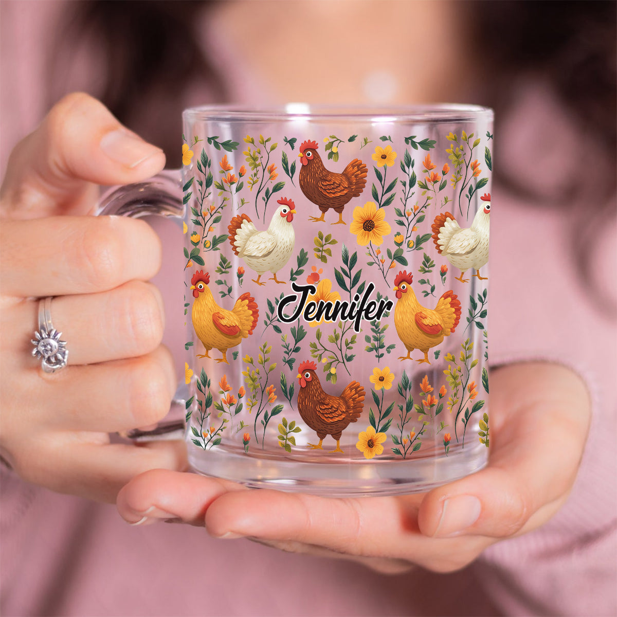 Niedliche Hühner mit Blumenmuster – personalisierter Hühner-Glasbecher