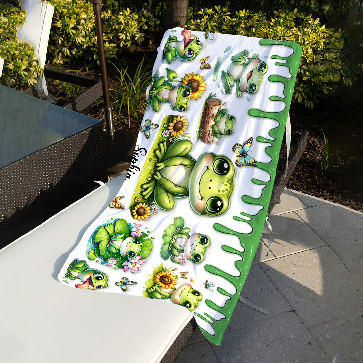 Just A Girl Who Loves Frogs - Personalized Frog Quick-dry Beach Towel/ Bath Towel