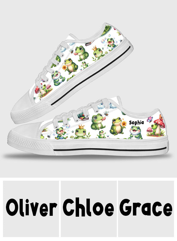 Just A Girl Who Loves Frogs - Personalized Frog Low Top Shoes