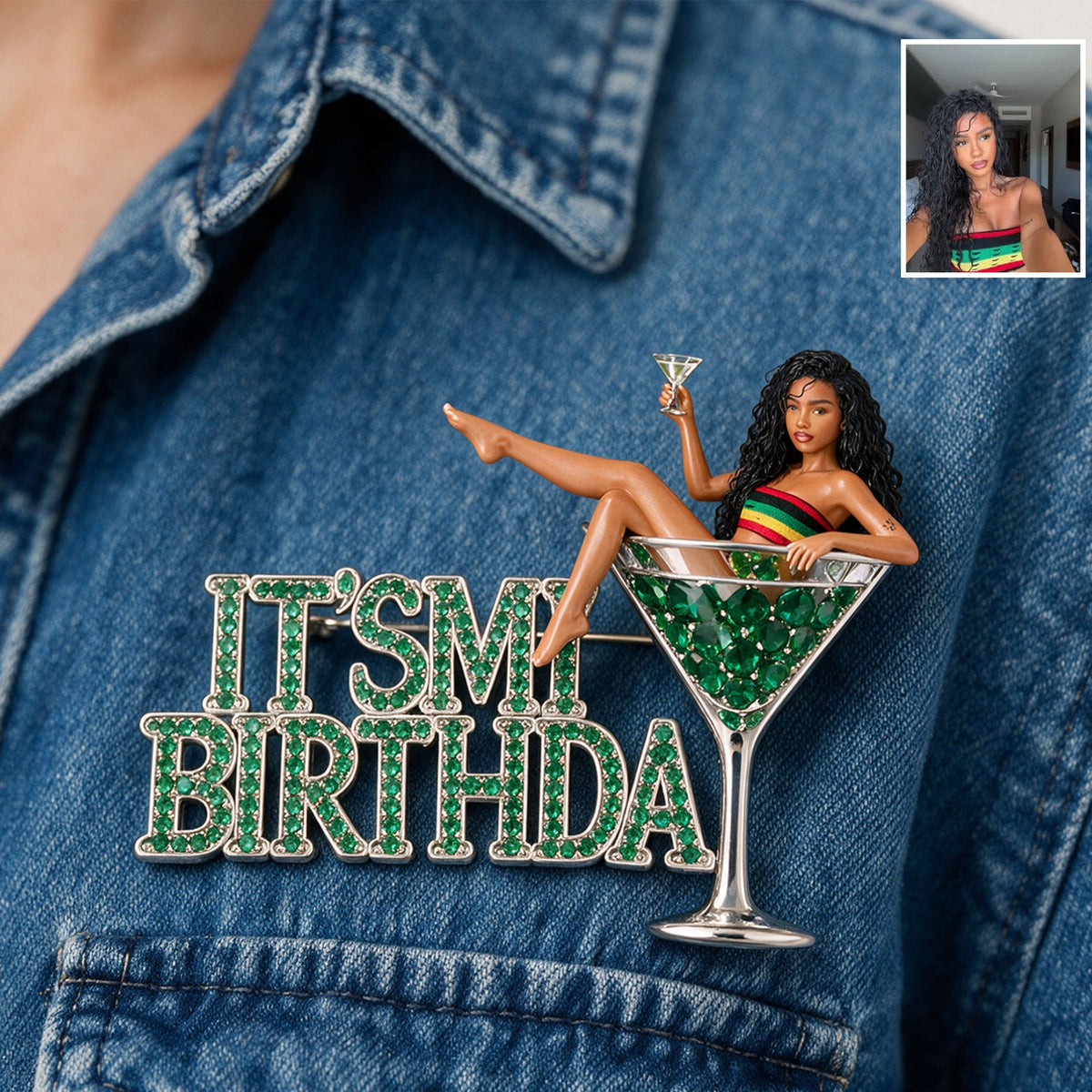 Es ist mein Geburtstag - Personalisierte 3D-Relief-Emailleschließe mit einer Frau mit lockigem Haar