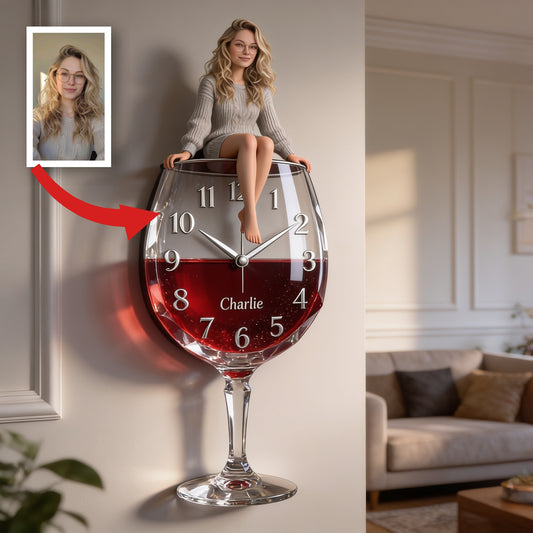 Horloge Murale en Acrylique avec Verre à Vin Personnalisé, Design Femme Blonde Adulte, Cadeau Unique pour Amateurs de Vin
