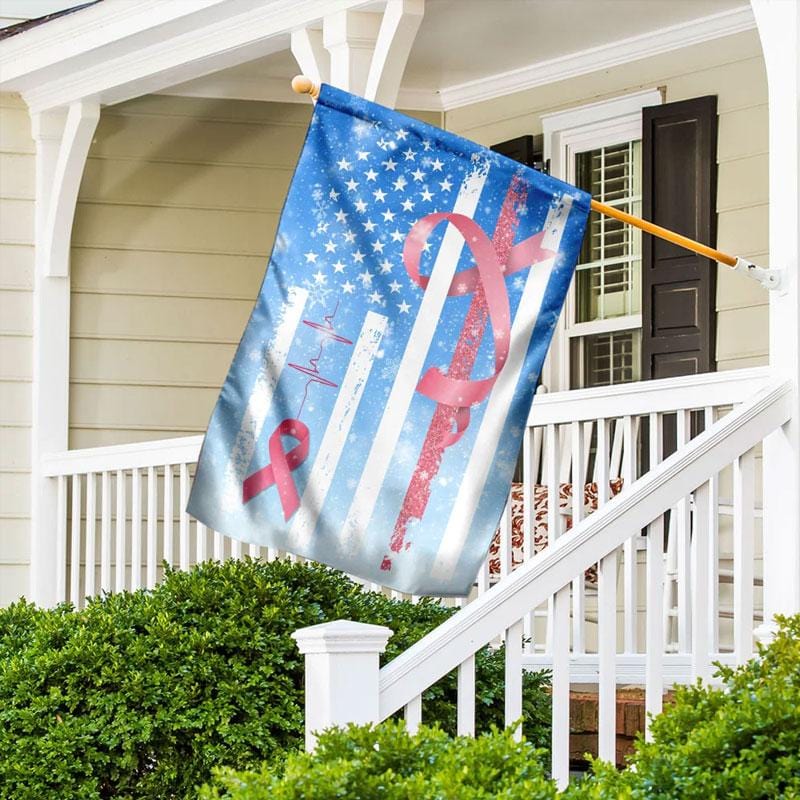 Ruban rose à travers la neige et drapeau américain « Battement de cœur » - Drapeau de maison pour la sensibilisation au cancer du sein 0822