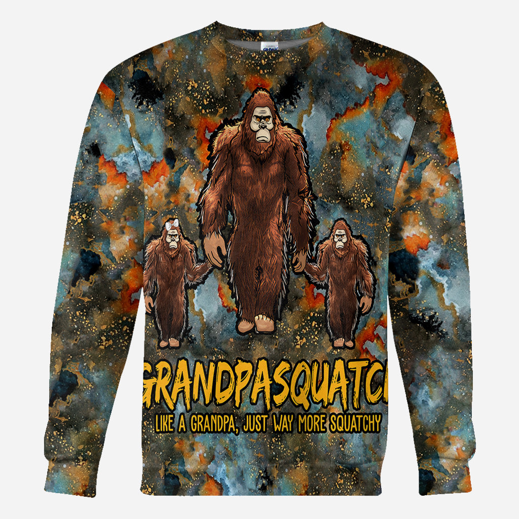 Grandpasquatch Plus Squatchy - T-shirt personnalisé Grandpa All Over