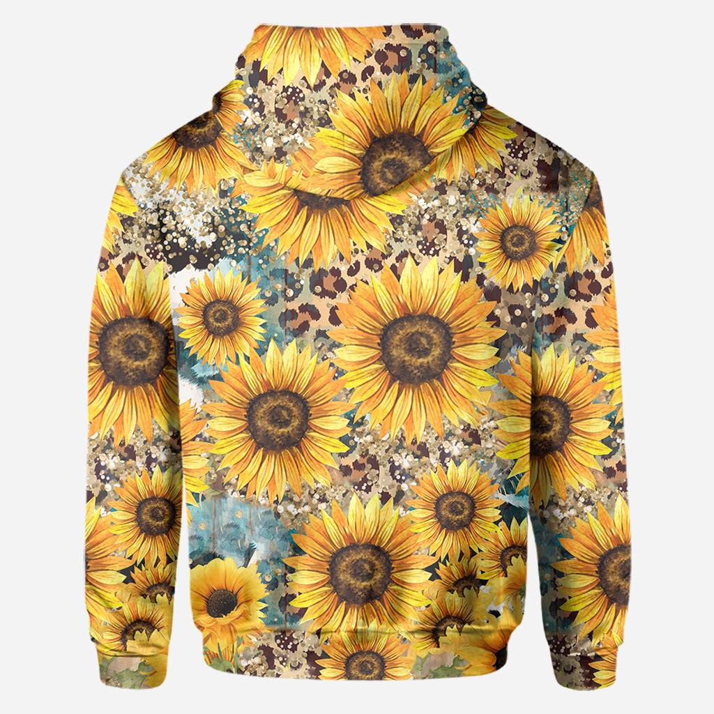 Hochlandrind zwischen Sonnenblumen - Personalisiertes Allover-Shirt