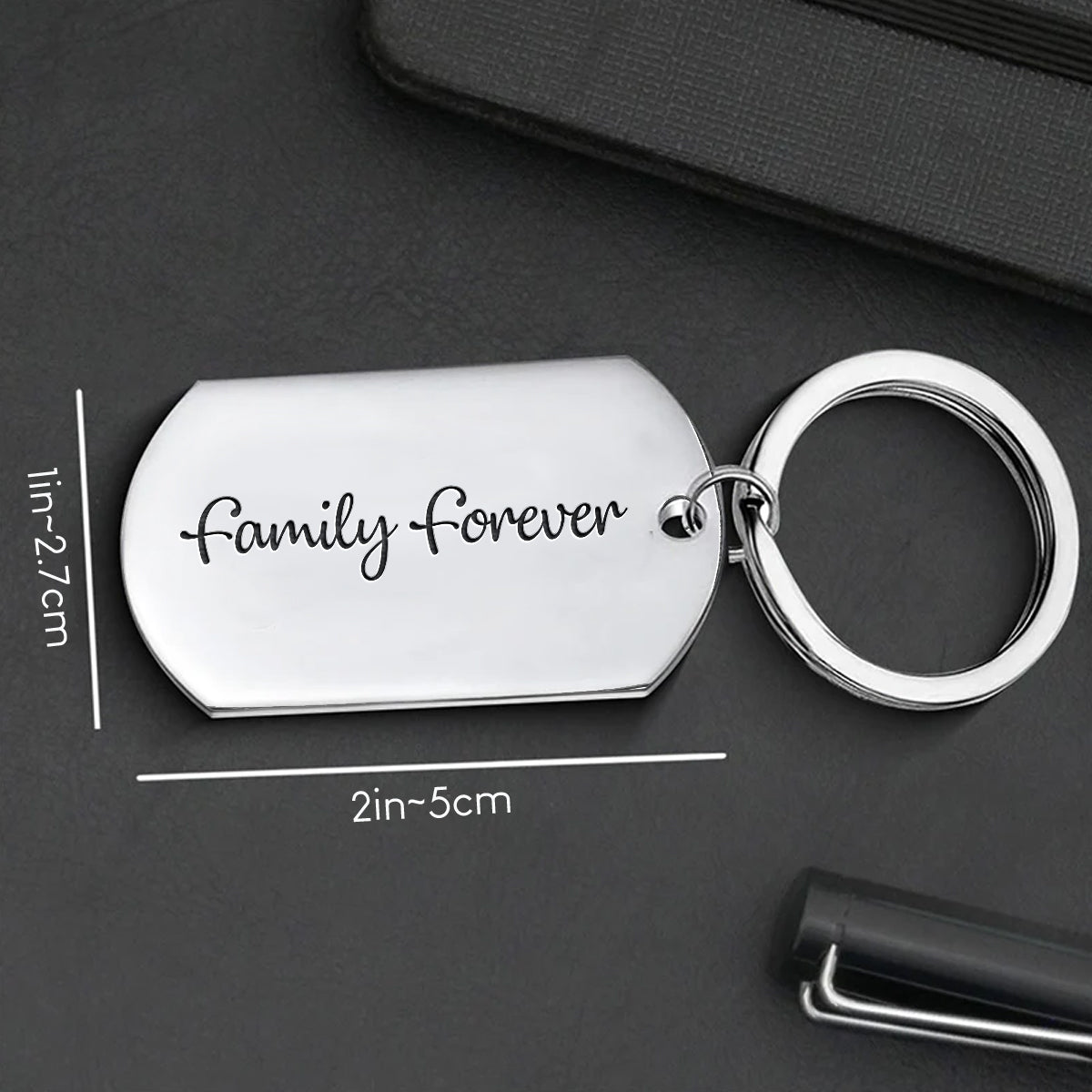 Family Sitting Back View Retro Vintage Beach Landscape - Personalized Family Epoxy Metal Keychain