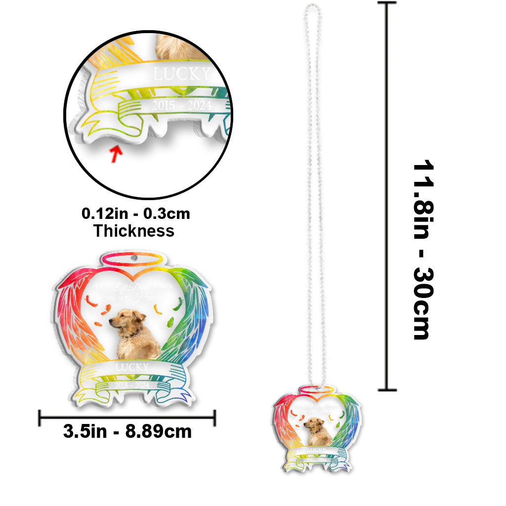 Du hast Pfotenabdrücke in meinem Herzen hinterlassen – Personalisierter transparenter Autoanhänger mit Hundemotiv