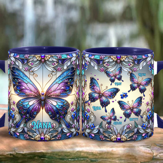Oma Schmetterling – Personalisierte Tasse mit Oma-Akzent