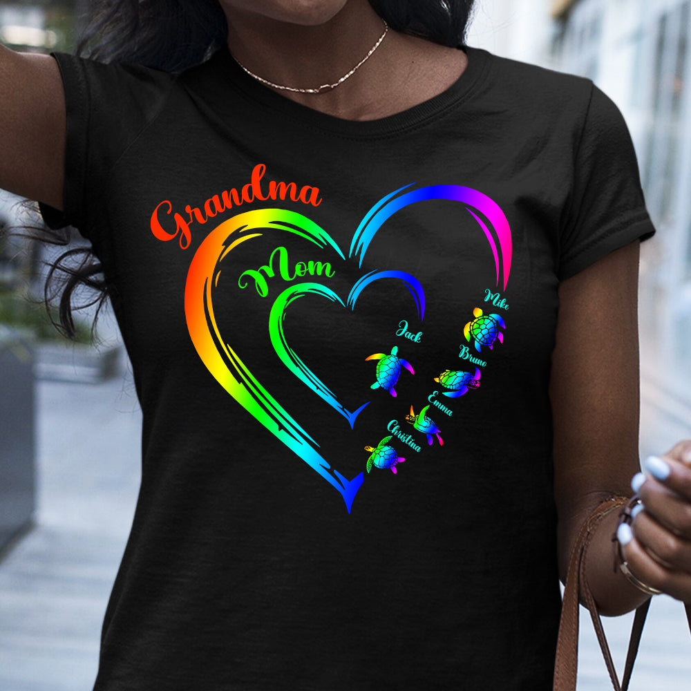 Erst Mama, jetzt Oma (Schildkröten-Version) – Personalisiertes Oma-T-Shirt und Hoodie