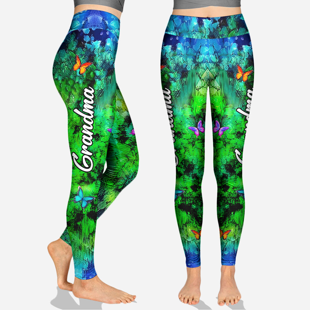 Liebe Oma sein – Wunderschöne Schmetterlinge – Personalisierter Oma-Hoodie und Leggings