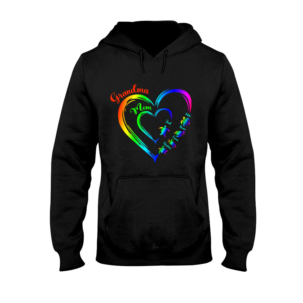 Erst Mama, jetzt Oma (Schildkröten-Version) – Personalisiertes Oma-T-Shirt und Hoodie