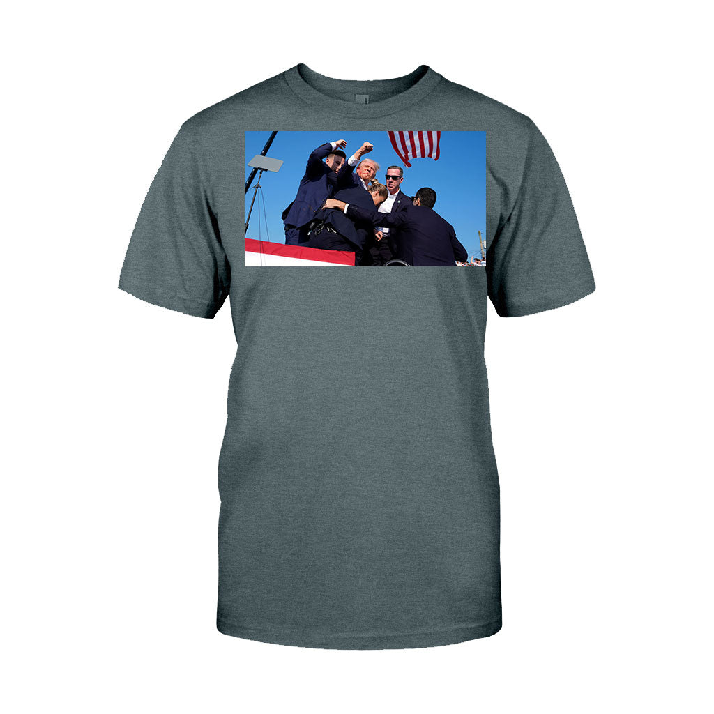 Trump-Attentatsversuch bringt die Wahl 2024 durcheinander (Shirt)