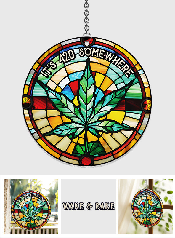Il fait 420 quelque part - Décoration de fenêtre personnalisée attrape-soleil en forme de cannabis 