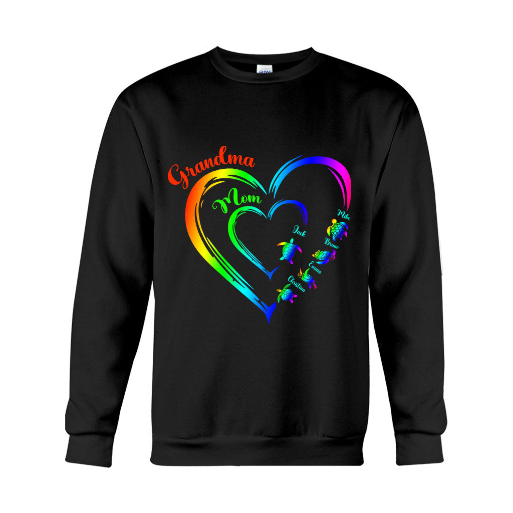 Erst Mama, jetzt Oma (Schildkröten-Version) – Personalisiertes Oma-T-Shirt und Hoodie