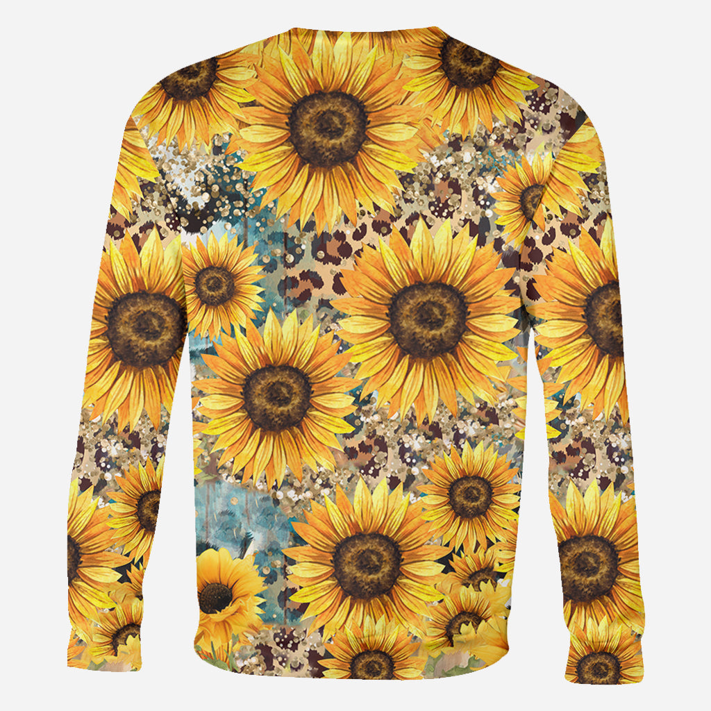 Hochlandrind zwischen Sonnenblumen - Personalisiertes Allover-Shirt