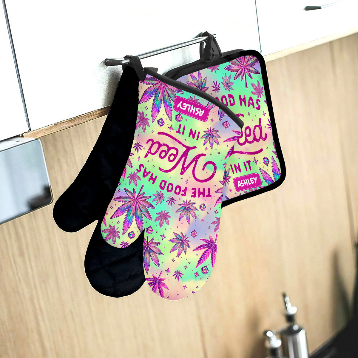 The Food Has Weed In It - Personalized Weed Oven Mitts & Pot Holder Set