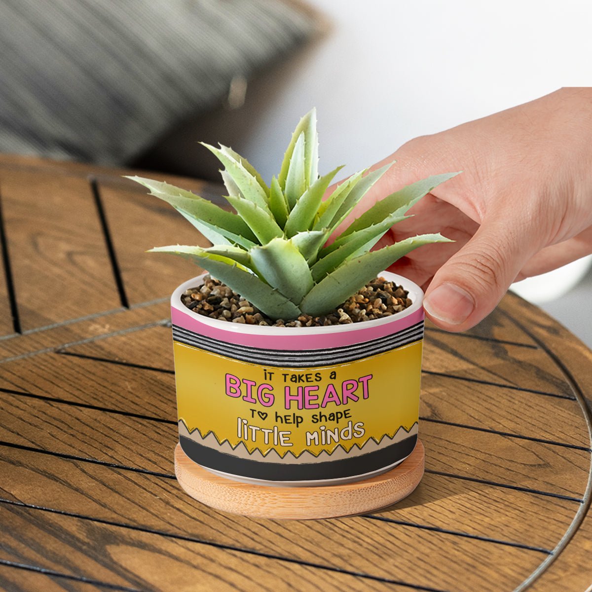 Il faut un grand cœur pour contribuer à façonner les petits esprits - Crayon personnalisé pour enseignants - Pot de fleurs en céramique