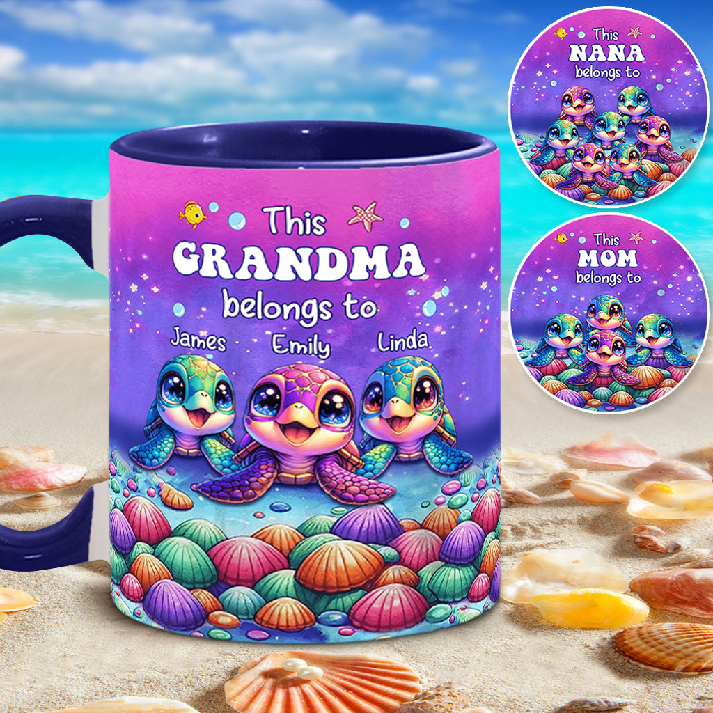 Mug personnalisé « Mamie appartient à… » (Version tortue de mer)