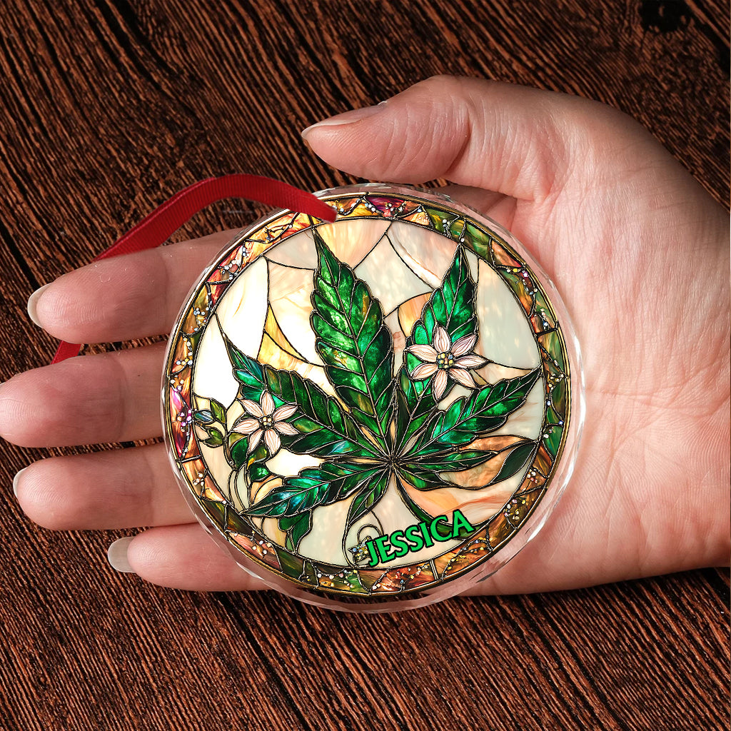 Hohe Weihnachten – Personalisierter runder Glasornament in Cannabisform