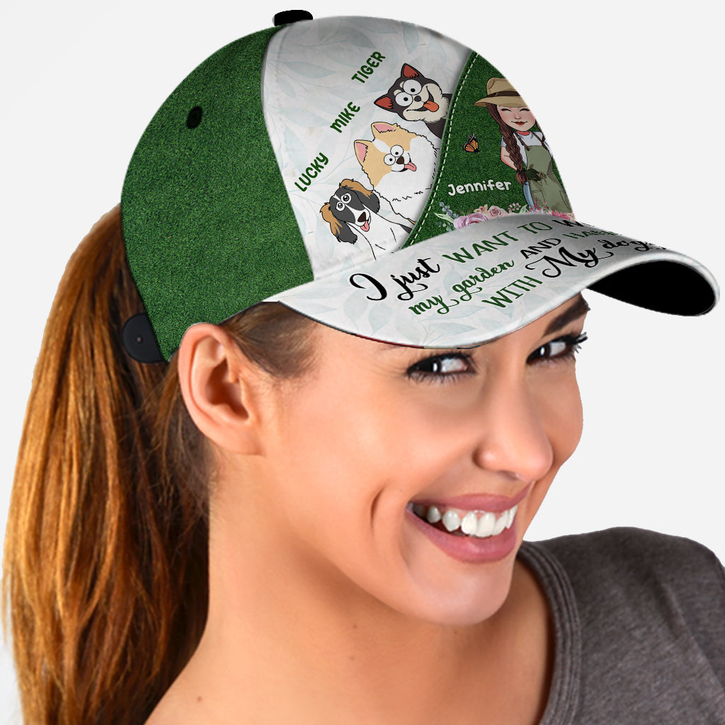 I Just Want To Work In My Garden And Hang Out With My Pets - Personalized Gardening Classic Cap
