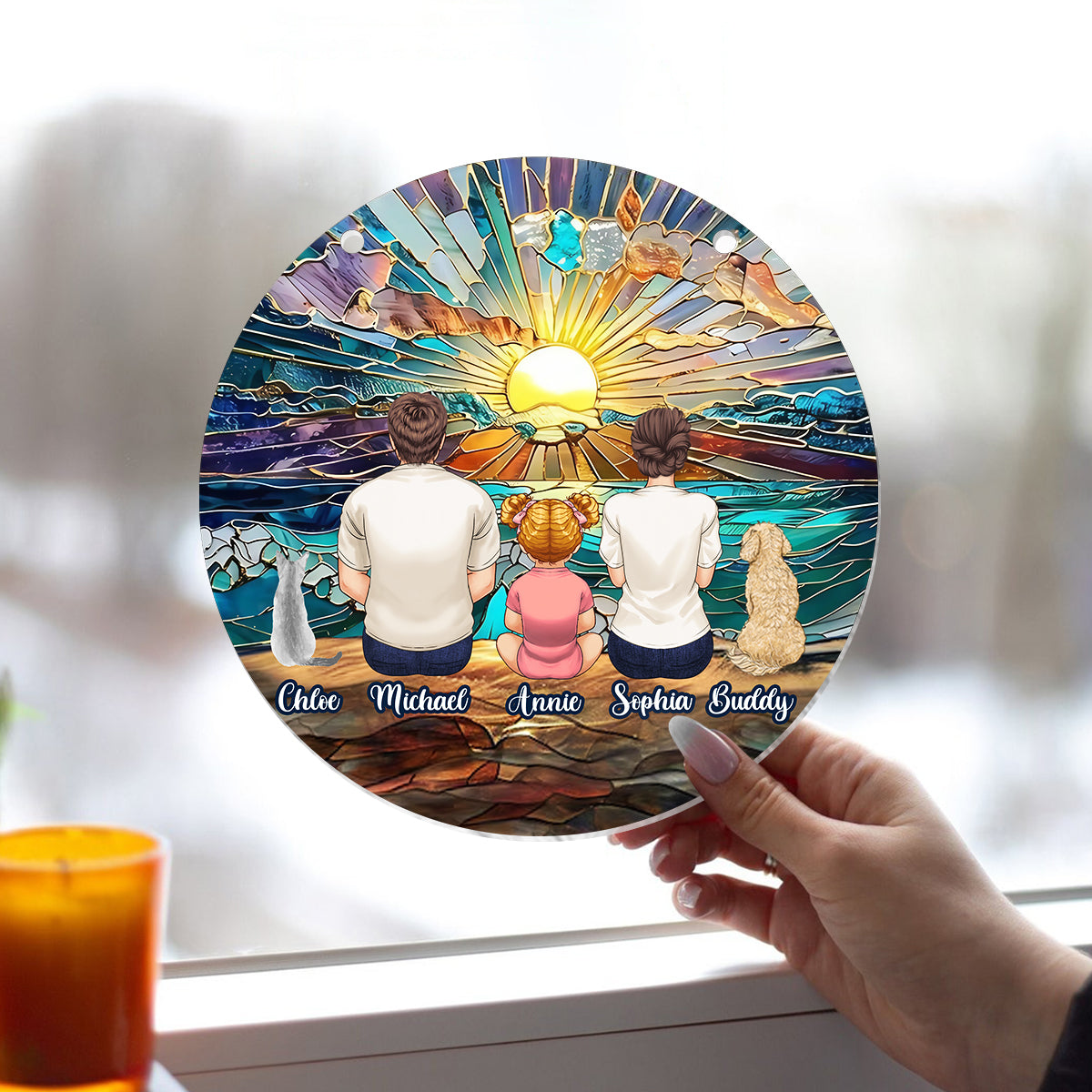 Couple heureux profitant d'une plage romantique - Décoration attrape-soleil personnalisée à suspendre à la fenêtre - Famille 