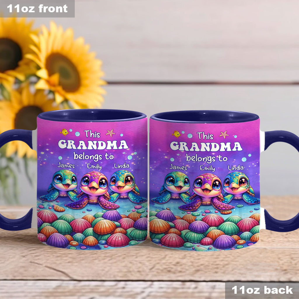 Mug personnalisé « Mamie appartient à… » (Version tortue de mer)