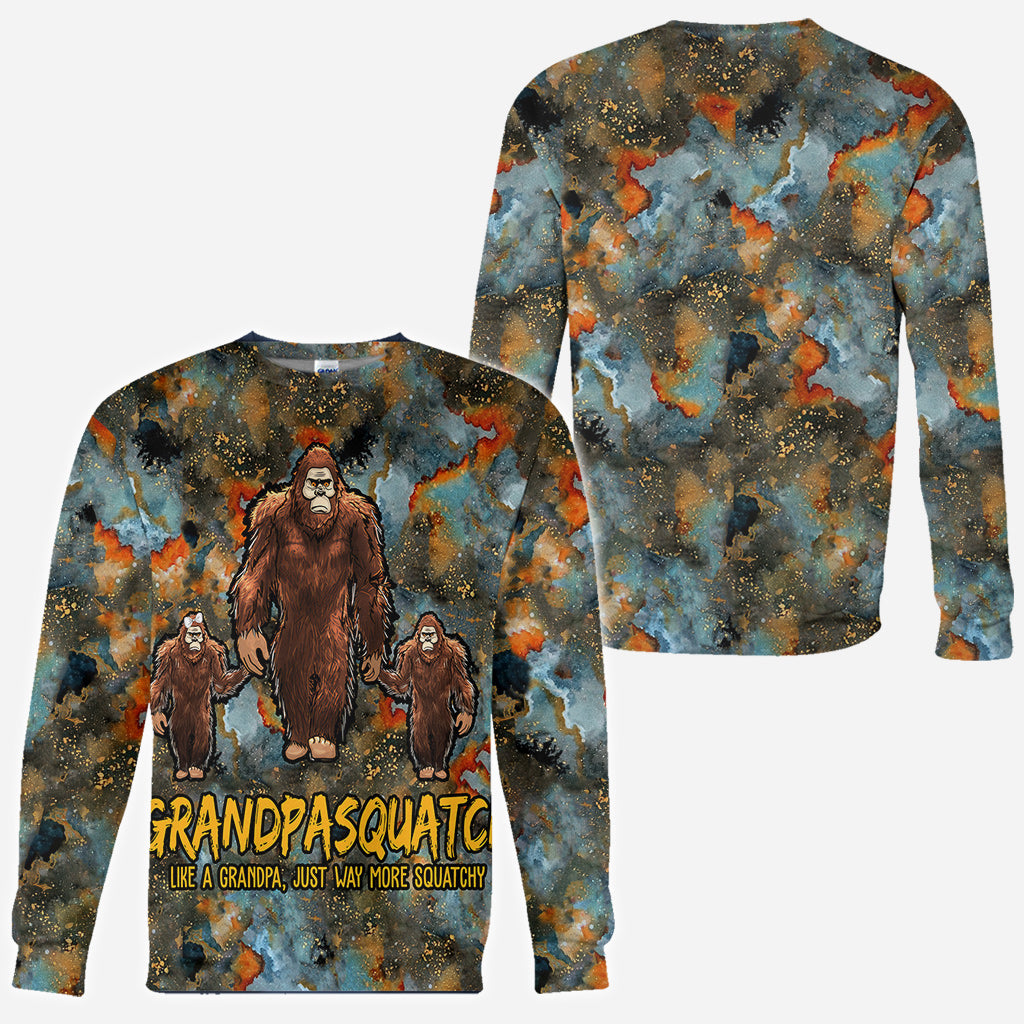 Grandpasquatch Plus Squatchy - T-shirt personnalisé Grandpa All Over