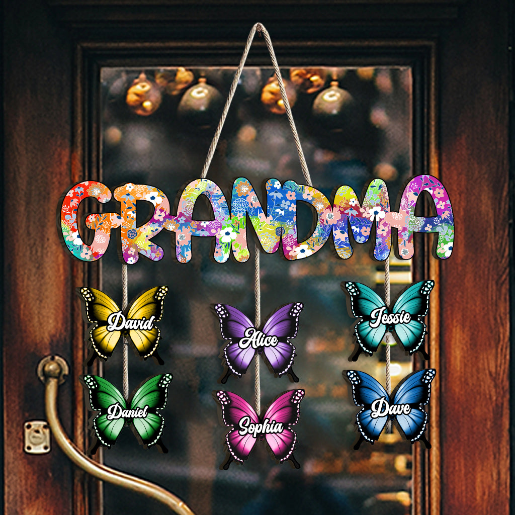 Grandma And Children Butterfly Custom Title - Personalized Grandma Pallet Wood Sign