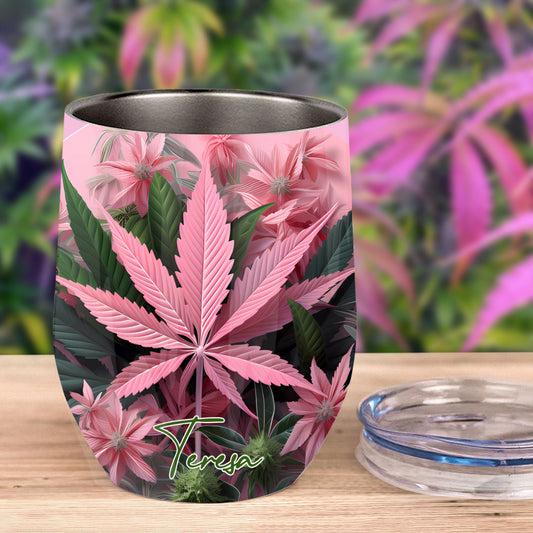 Hübsche kleine Kifferin – personalisierter Weed-Weinbecher