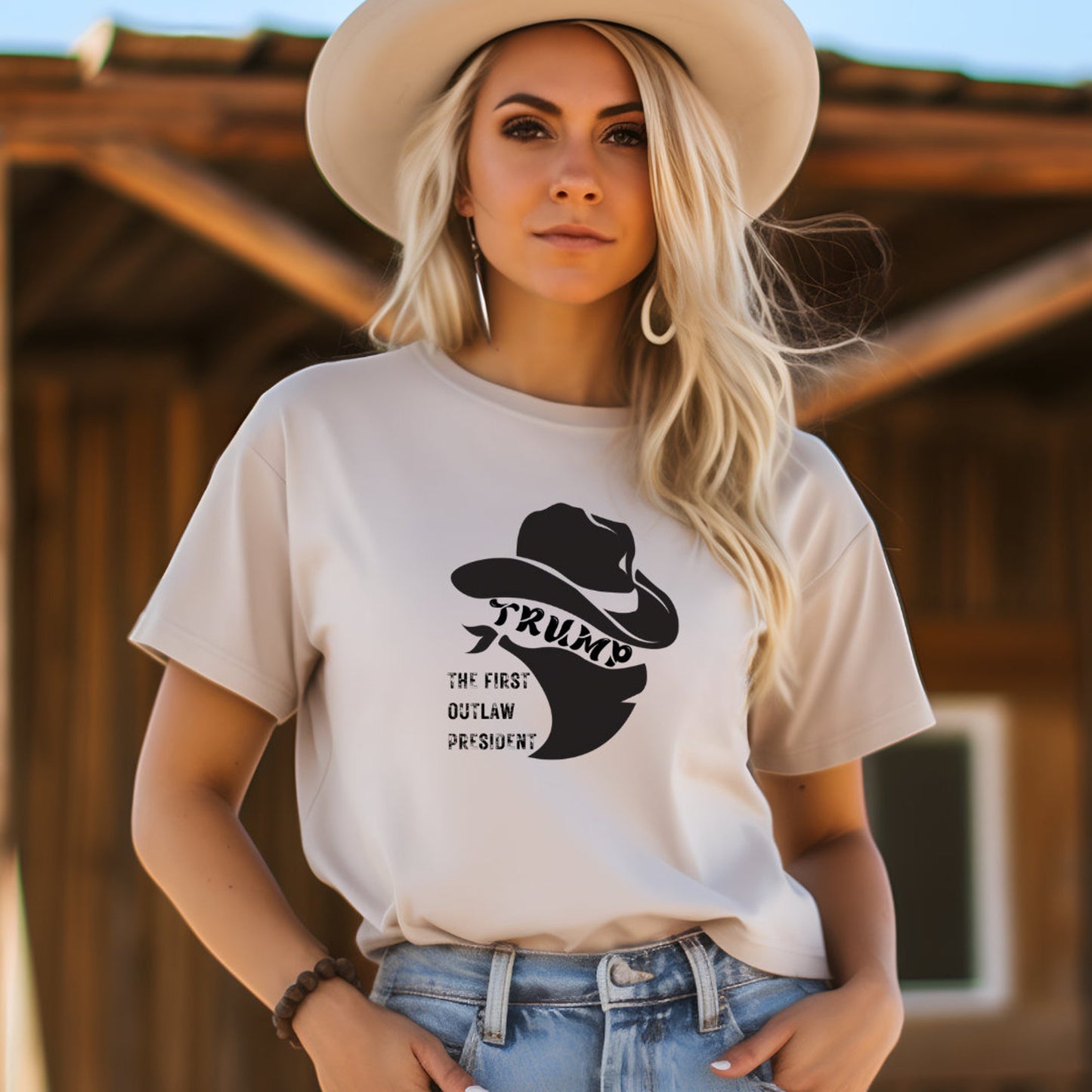 Trump – Der erste Outlaw-Präsident – ​​T-Shirt, Republikanisches Shirt, Konservatives Shirt, Geschenkidee für Republikaner, Anti-Demokraten-Shirt, Republikanische Bekleidung – T-Shirt & Hoodie