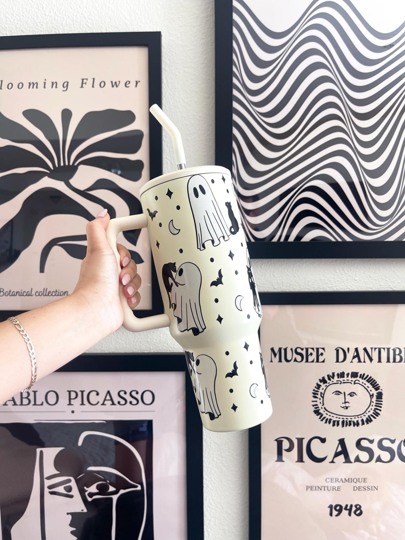 Gobelet d'Halloween avec poignées, motif fantômes tenant des chats (réf. 0924)