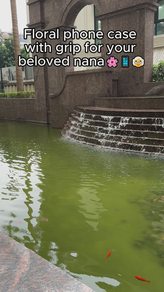 Holding Hands Grandma Mom Nana - Personalized Grandma Phone Case