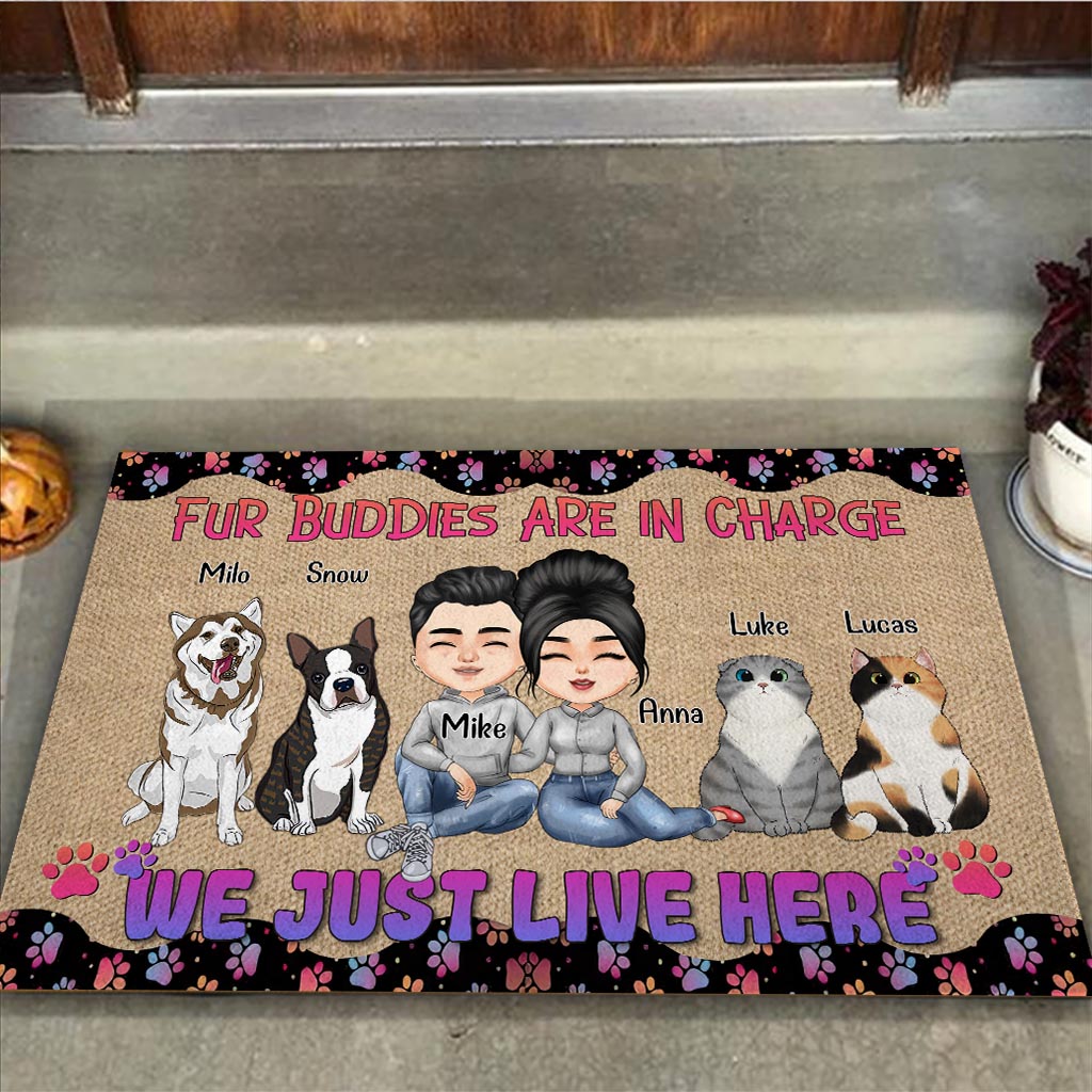 The Dogs Are In Charge - Personalized Couple Doormat