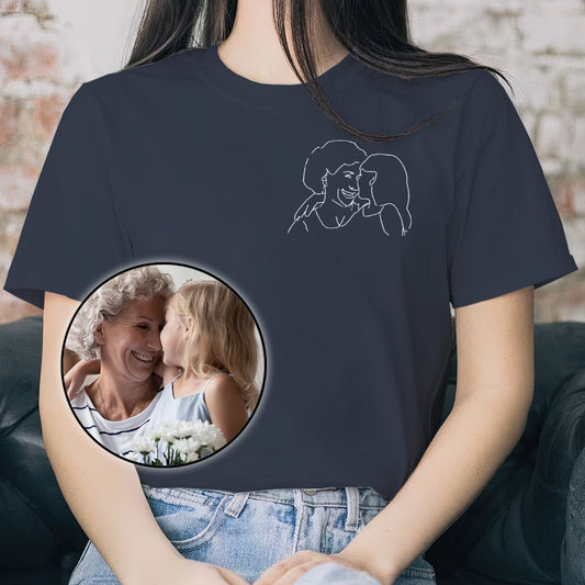 T-shirt brodé personnalisé « Grand-mère » avec motif au trait