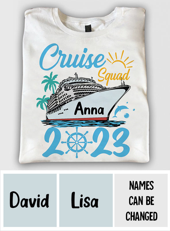Cruising Squad – Personalisiertes T-Shirt und Hoodie für Kreuzfahrtbegeisterte