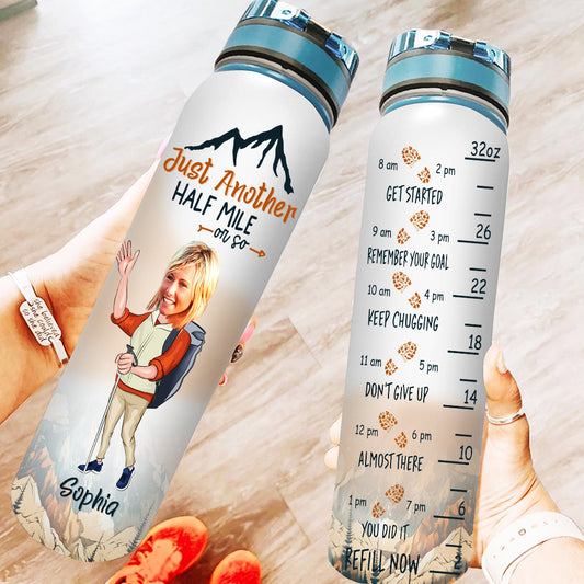 Noch etwa eine halbe Meile – Personalisierte Trinkflasche zur Wanderwasserverfolgung