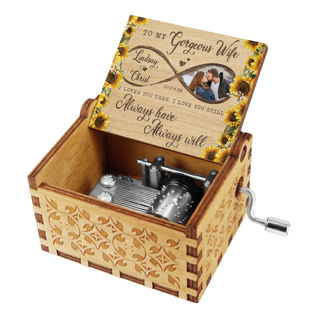 To My Gorgeous Wife - Personalized Couple Couple Hand Crank Music Box