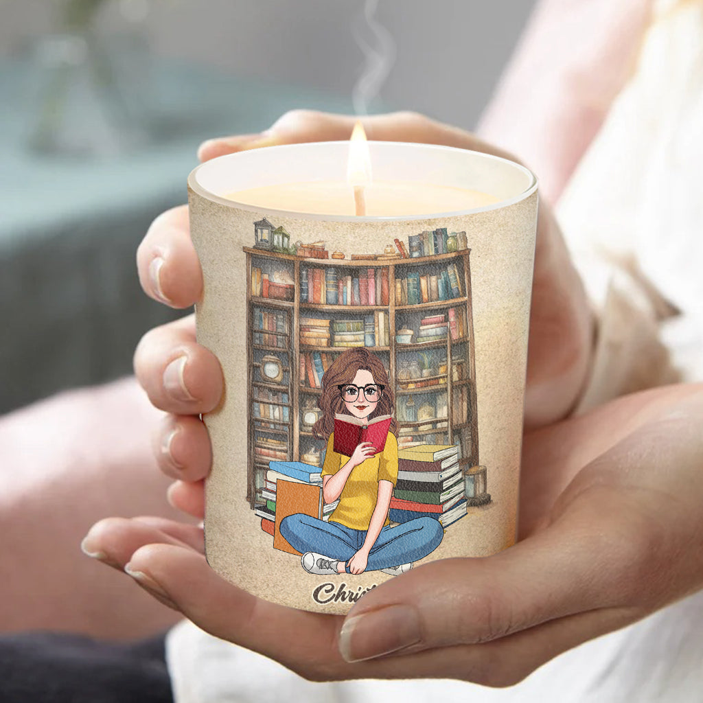 A well-read woman - Personalized Book Candle With Wooden Lid