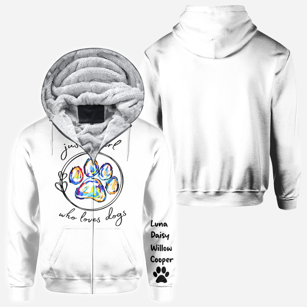 T-shirt personnalisé « Juste une fille qui aime les chiens » avec un motif de chien.