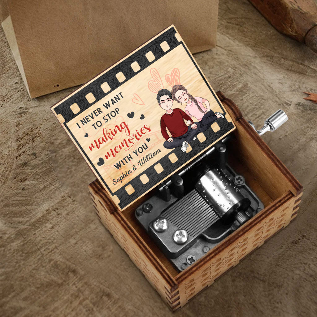 I Never Want To Stop Making Memories With You - Personalized Couple Hand Crank Music Box
