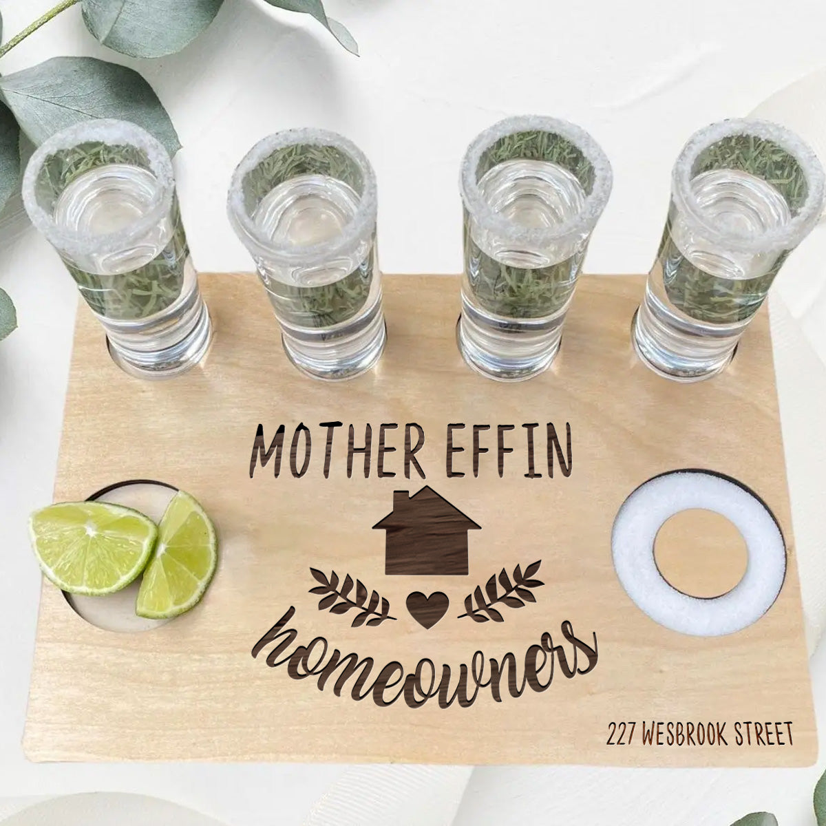 „Mother Effin Houseowner“ – Personalisiertes, zweilagiges Holzschild/Holzplakette zur Einweihung