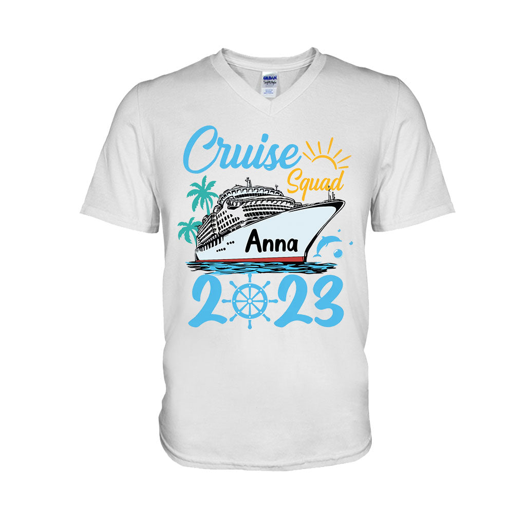 Cruising Squad – Personalisiertes T-Shirt und Hoodie für Kreuzfahrtbegeisterte