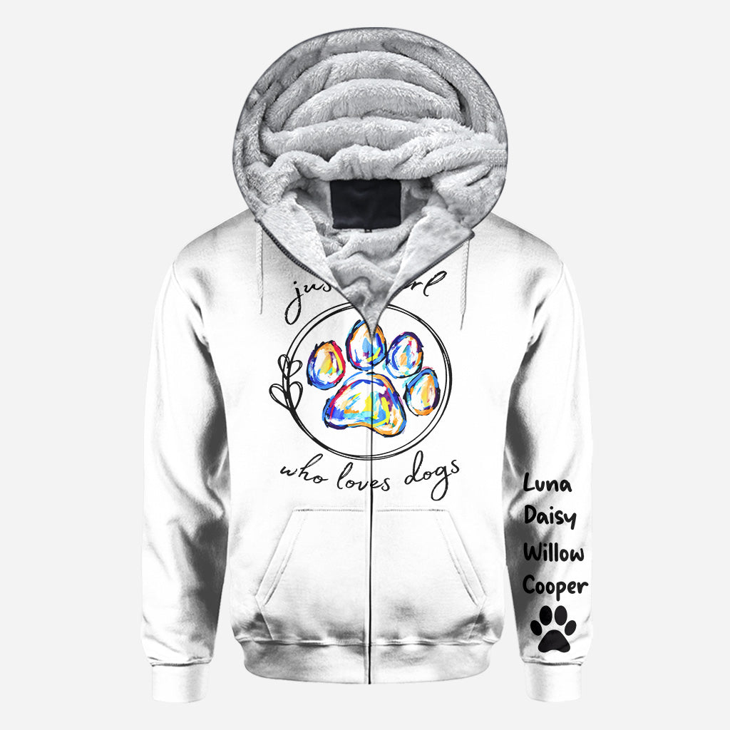 T-shirt personnalisé « Juste une fille qui aime les chiens » avec un motif de chien.