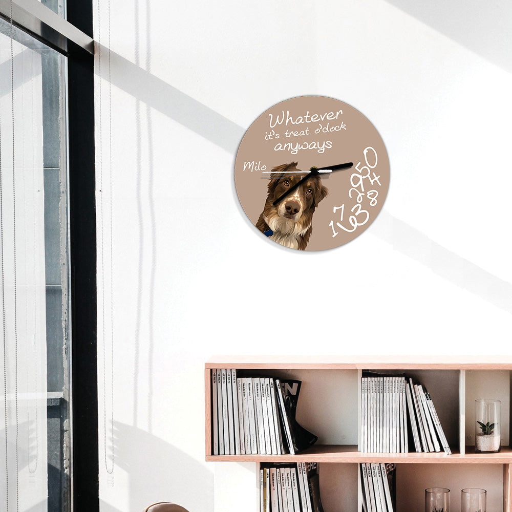 Quoi qu'il en soit, c'est l'heure des friandises ! - Horloge murale personnalisée pour chien