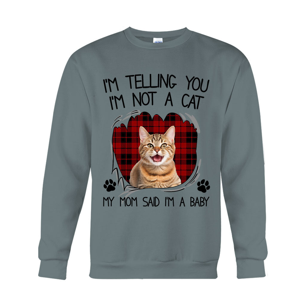Meine Mama sagte, ich sei ein Baby – Personalisiertes Katzen-T-Shirt und Hoodie